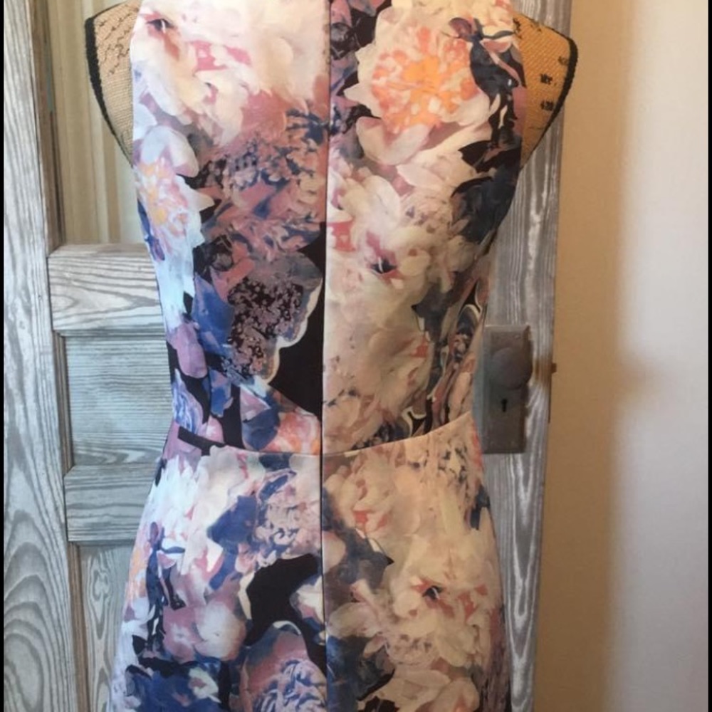 Floral Romper - Picture 2 of 3